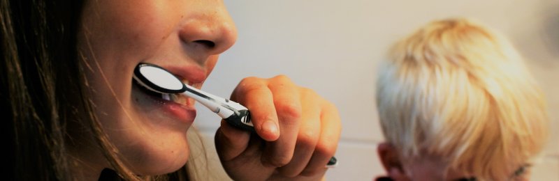 定期洗牙 Regular teeth cleaning