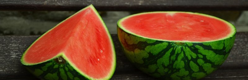 挑选西瓜 Selecting Watermelons