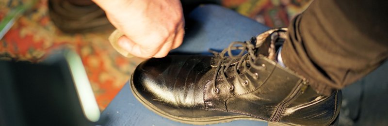 清洗鞋子 Shoe cleaning