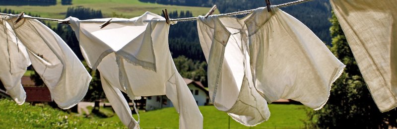 清洁衣物 Washing clothes