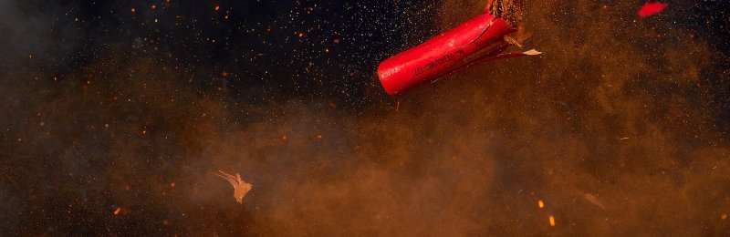 春节放鞭炮 Spring Festival firecrackers