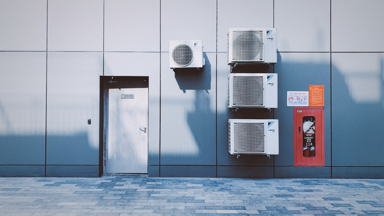 空调 air conditioner