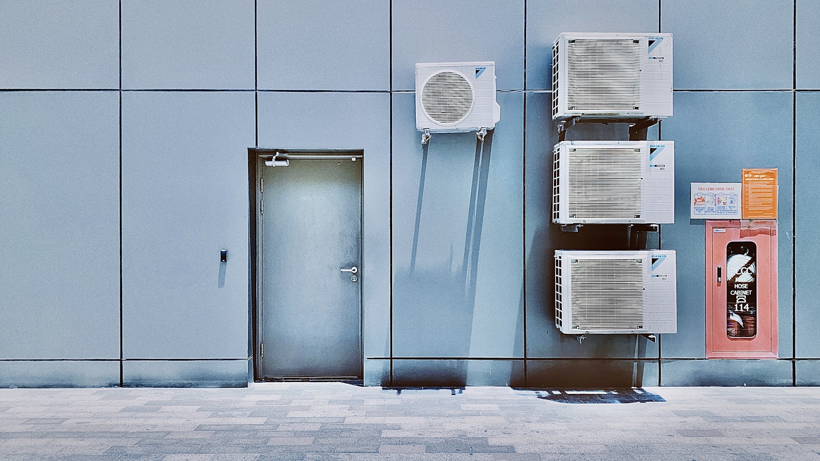 空调 air conditioner