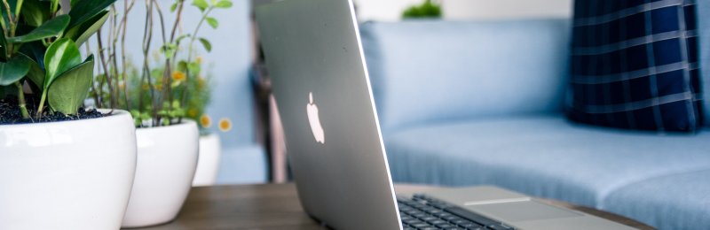 苹果笔记本电脑 Apple Laptop