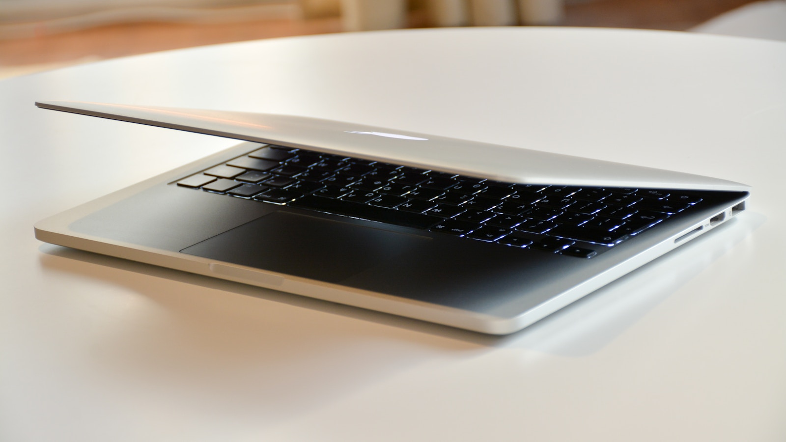 苹果笔记本电脑 Apple Laptop