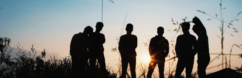 年轻人 young people
