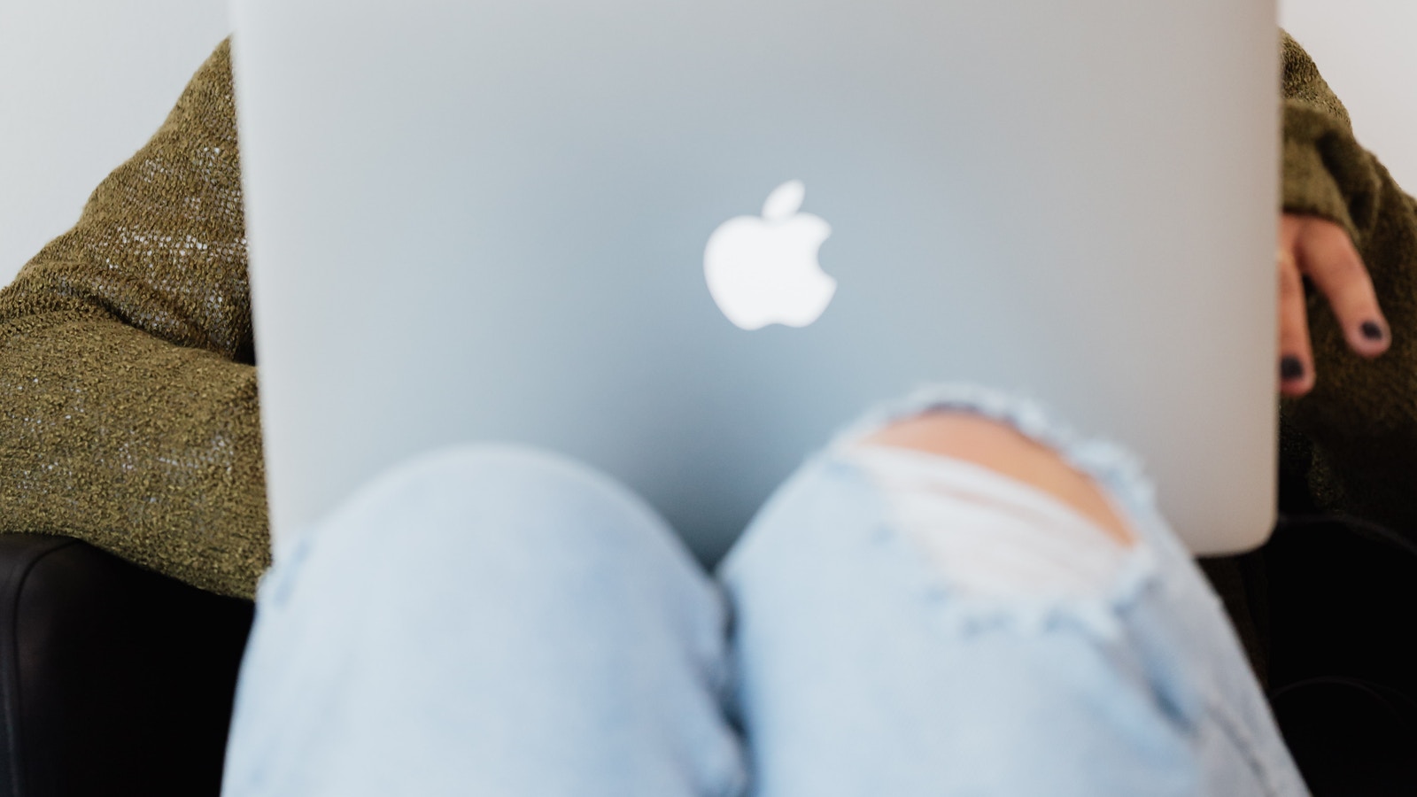 苹果笔记本电脑 Apple Laptop