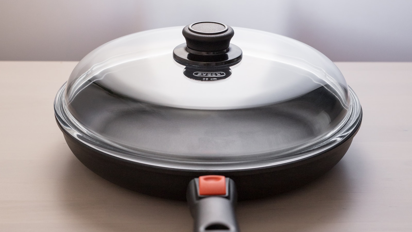不粘锅 NON-STICK PAN